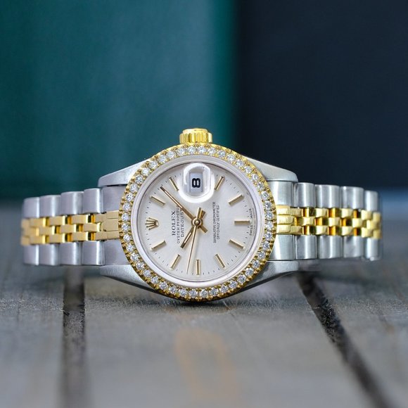 ROLEX LADIES DATEJUST 18K GOLD STEEL SILVER DIAL DIAMOND BEZEL 26MM WATCH 69173 main image 6